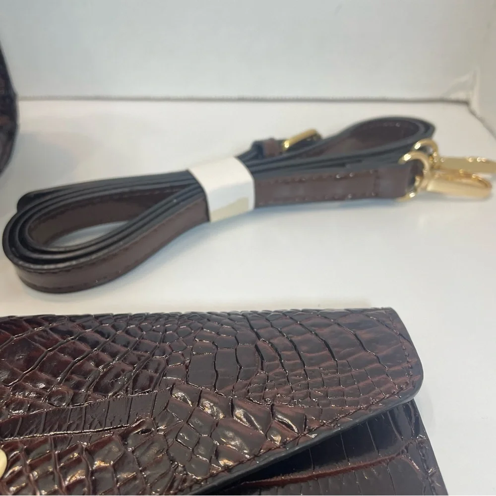 Elegant Brown Crocodile-Embossed Women's Handbag Set.shoulder strap. Unbranded.